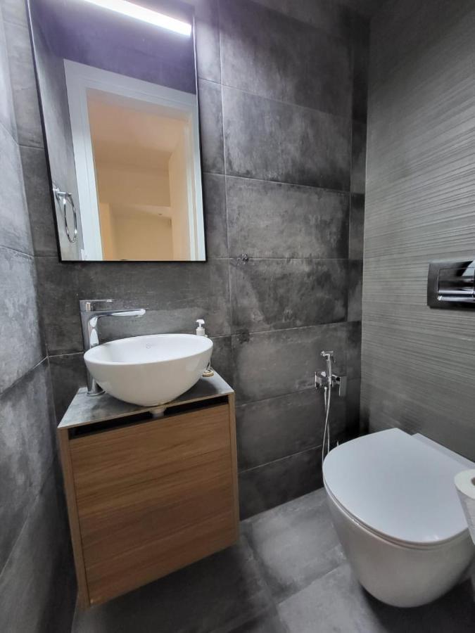 Apartment Near The Center Of Glyfada Афіни Екстер'єр фото