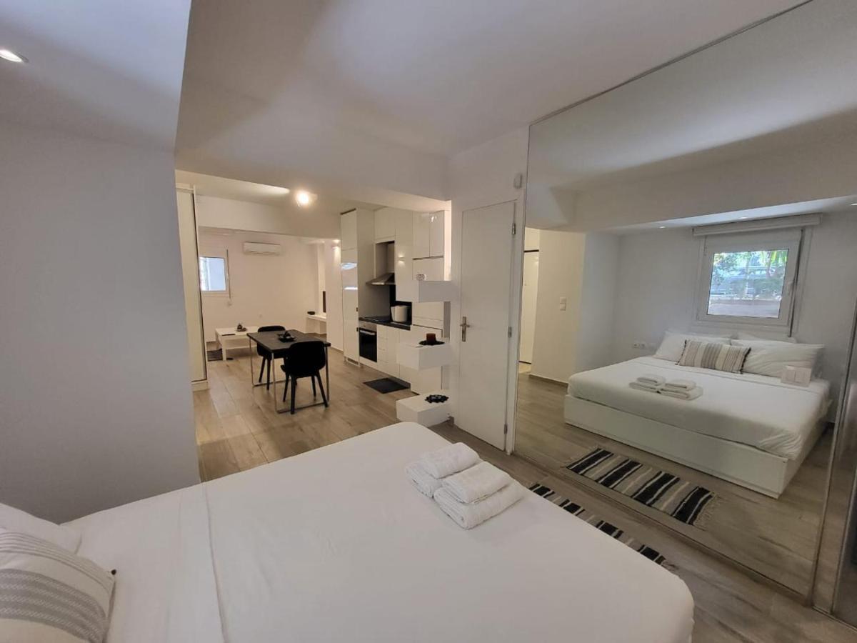 Apartment Near The Center Of Glyfada Афіни Екстер'єр фото
