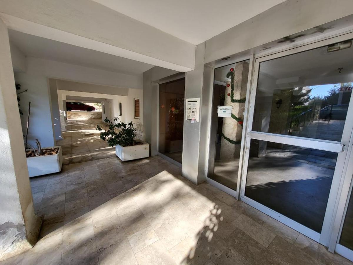 Apartment Near The Center Of Glyfada Афіни Екстер'єр фото