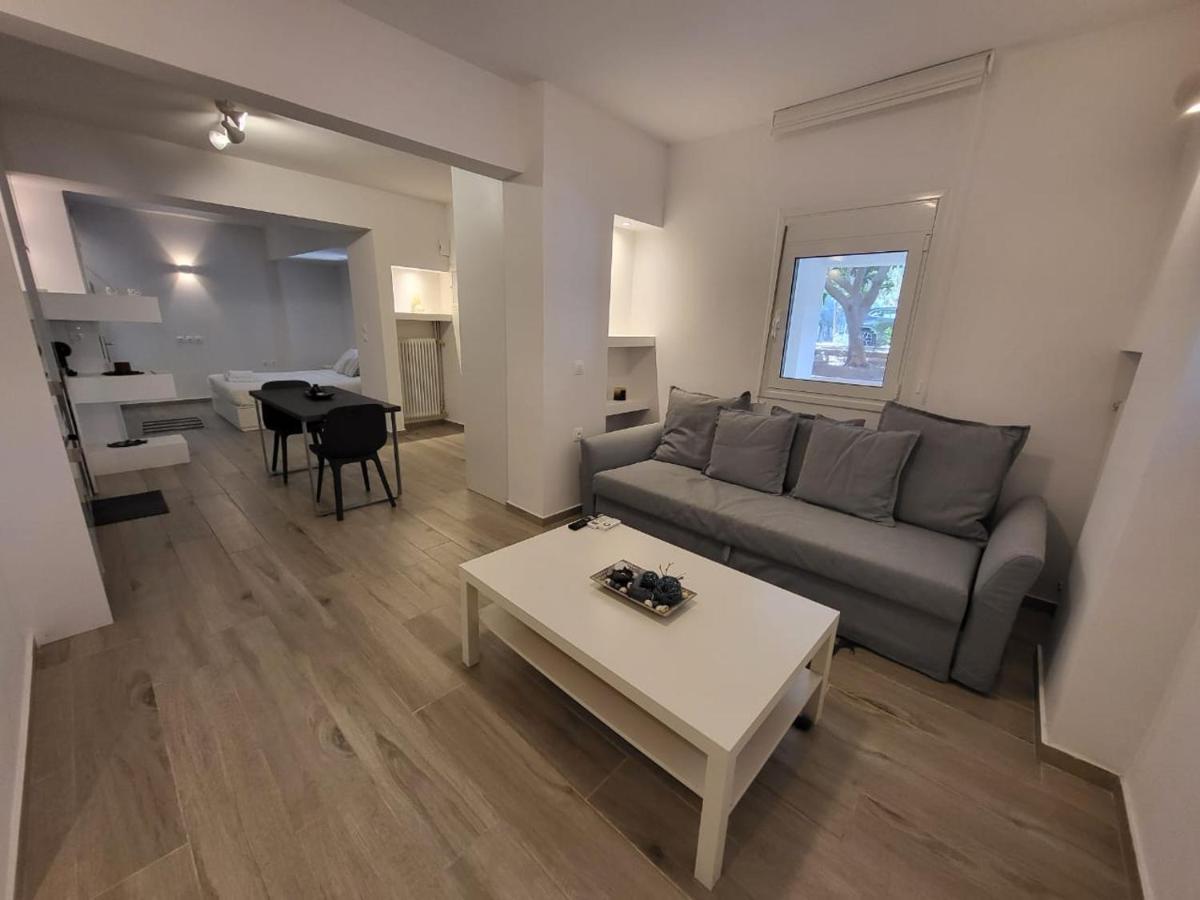 Apartment Near The Center Of Glyfada Афіни Екстер'єр фото