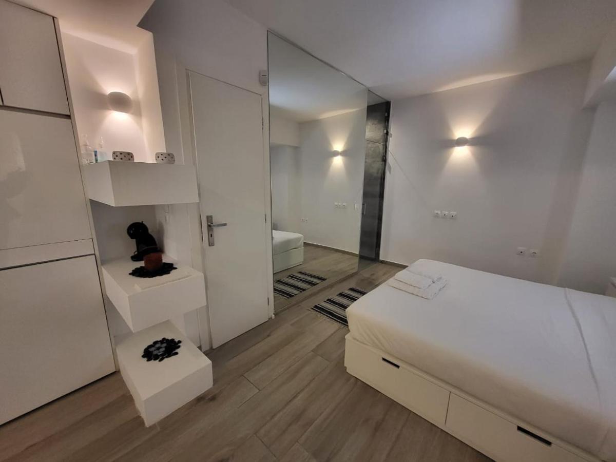 Apartment Near The Center Of Glyfada Афіни Екстер'єр фото