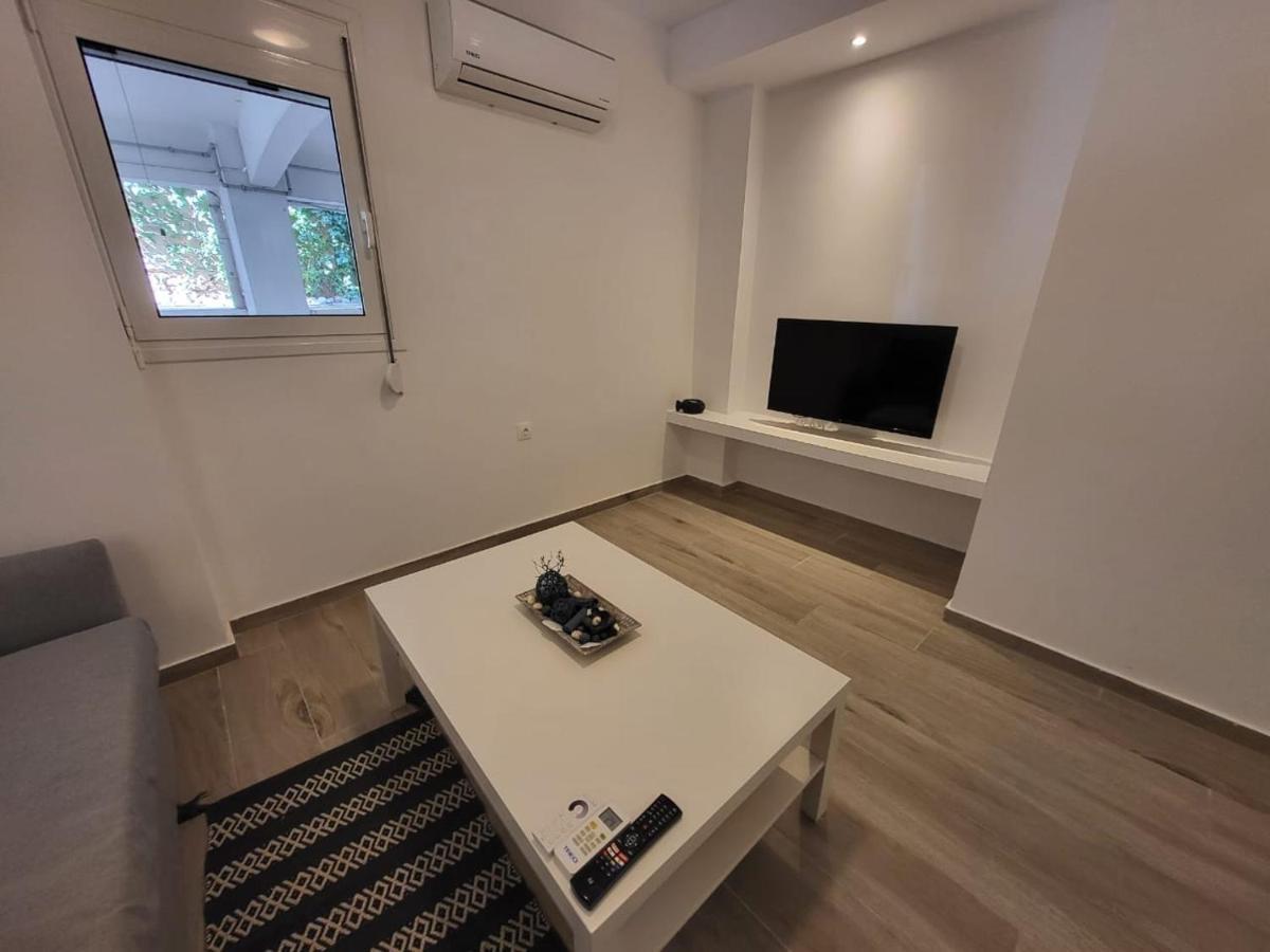 Apartment Near The Center Of Glyfada Афіни Екстер'єр фото